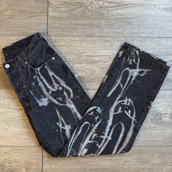 Levi’s x Barbie Ferrera Collab Urban Outfitters 90s 501 Jeans in Bunny Black - Picture 2 of 8